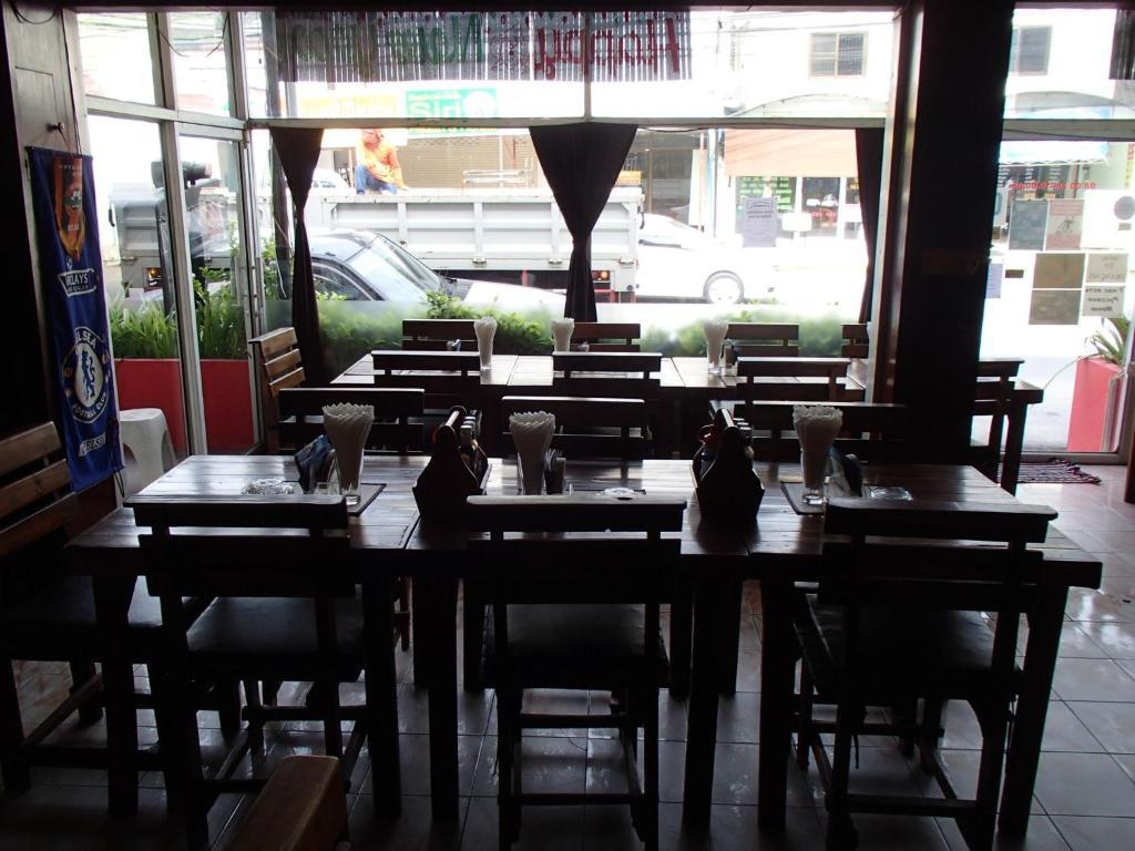 Little Austria Tams Guesthouse Chaweng  Exterior photo