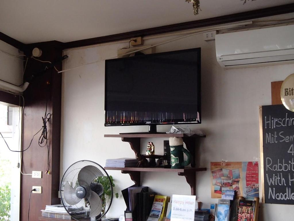 Little Austria Tams Guesthouse Chaweng  Exterior photo