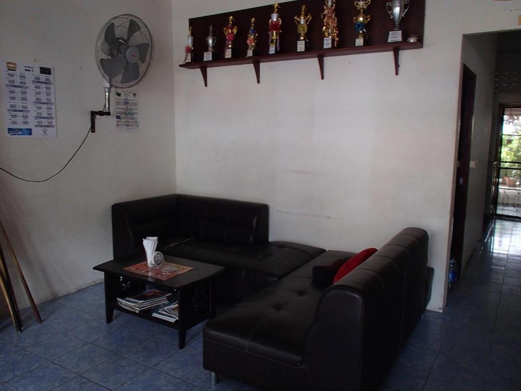 Little Austria Tams Guesthouse Chaweng  Exterior photo