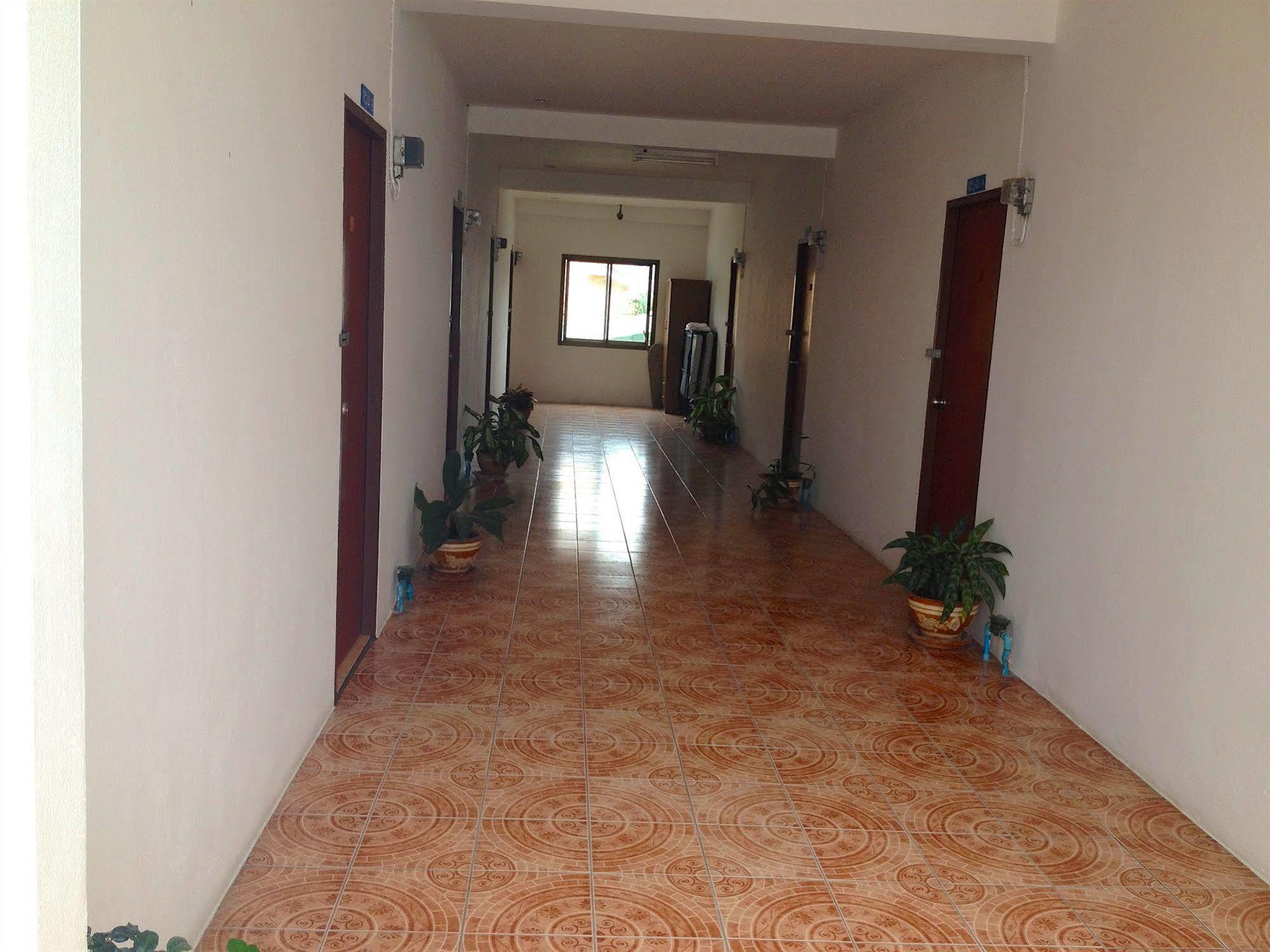 Little Austria Tams Guesthouse Chaweng  Exterior photo