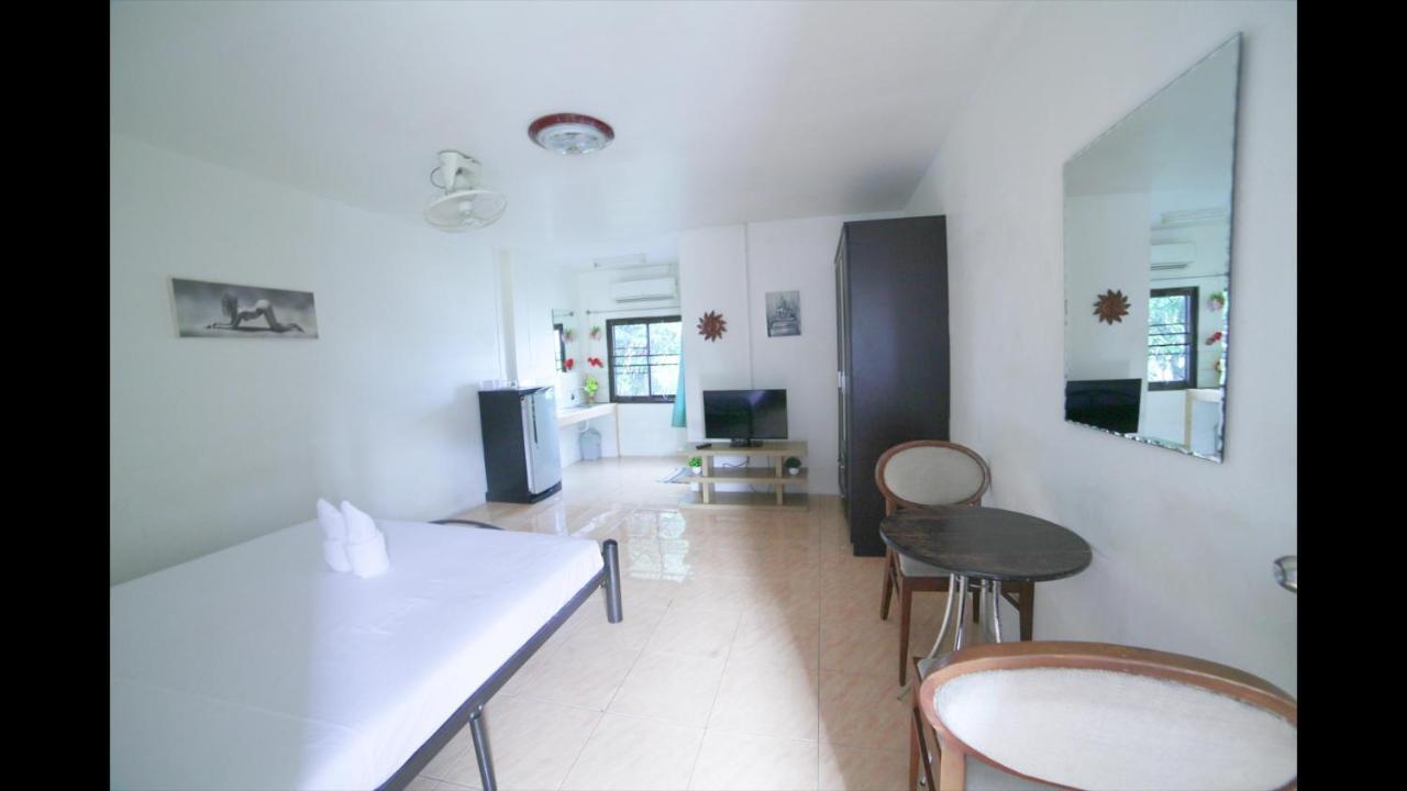 Little Austria Tams Guesthouse Chaweng  Exterior photo