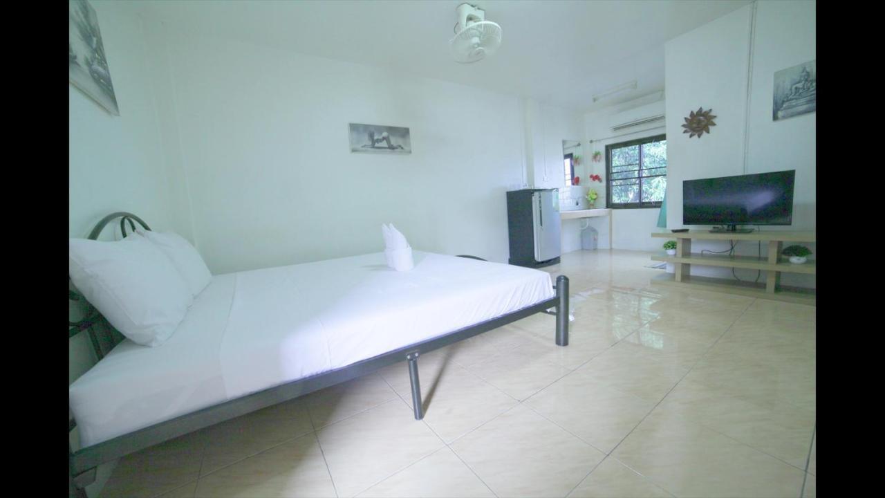 Little Austria Tams Guesthouse Chaweng  Exterior photo